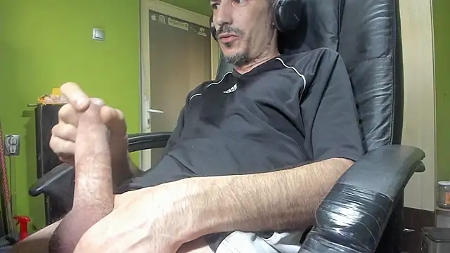 BigCumShoot online show from April 15, 5:07 am