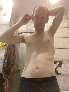 LynnAhNight online show from April 9, 3:37 am