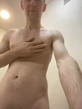 LynnAhNight online show from February 4, 3:23 am