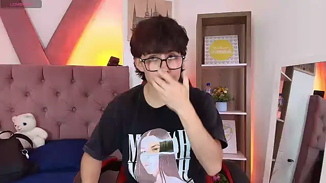 PepperTwink online show from March 13, 4:25 pm