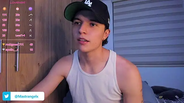 Snapshot of Mastrangelo_xxx chatting on September 19, 5:08 am Mastrangelo xxx online show from September 19, 5:08 am