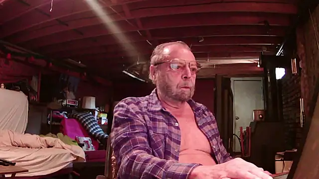 Snapshot of mercuryice chatting on December 31, 3:42 pm mercuryice online show from December 31, 3:42 pm