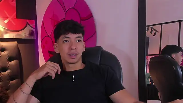 Snapshot of ISAAC_CRYSTON chatting on September 15, 8:10 pm ISAAC CRYSTON online show from September 15, 8:10 pm