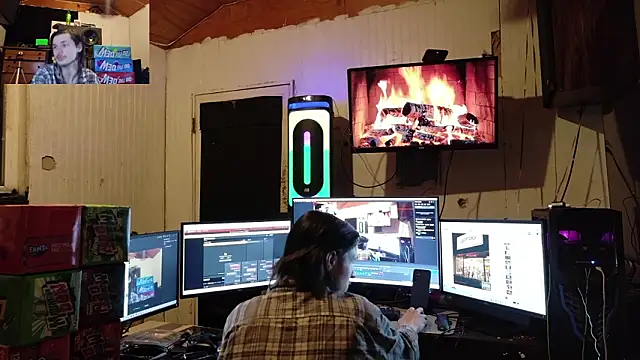 nuttyking2022 online show from February 13, 4:19 am