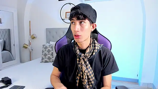 NovaaWheler online show from February 17, 4:09 am