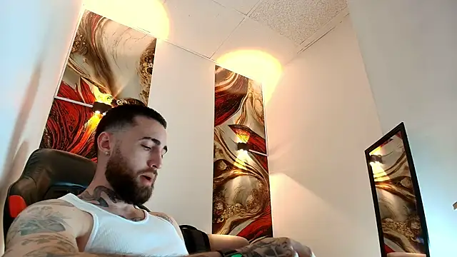 Luke davis01 online show from April 7, 1:33 pm