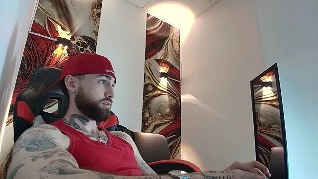 Luke davis01 online show from February 13, 1:38 pm