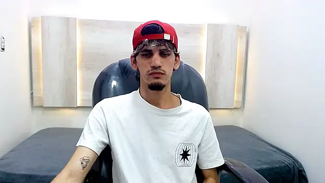 Dirty Kingg online show from February 10, 8:10 pm