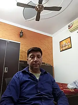 innocentboy1987 online show from November 7, 8:07 am