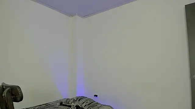 hugosan12 online show from September 11, 3:22 pm