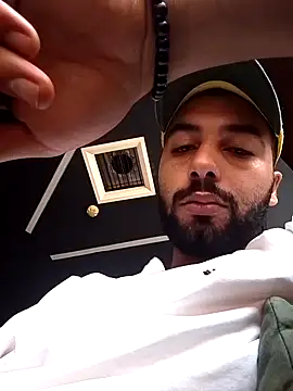 OutsizedPistol online show from October 13, 8:42 am