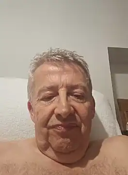 Snapshot of mann4u147 chatting on October 10, 11:19 pm mann4u147 online show from October 10, 11:19 pm
