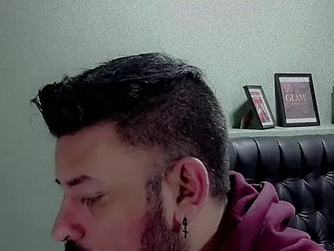 tonyglams online show from October 12, 8:36 pm