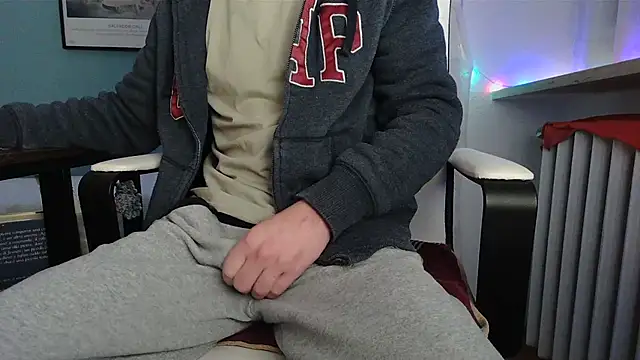 Manuhot001 online show from December 22, 10:18 pm