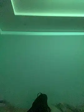 Krzysiekg123 online show from December 19, 7:22 pm