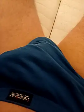 Snapshot of flo000031 chatting on March 15, 8:43 pm flo000031 online show from March 15, 8:43 pm