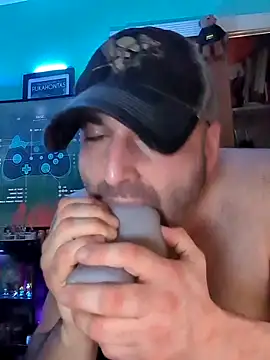 Novabear6996 online show from April 18, 7:21 am