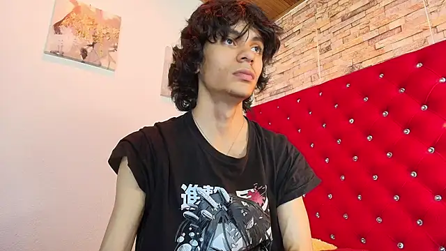 sc0rpius  online show from March 4, 7:43 pm