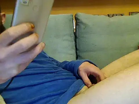 Snapshot of Andre35w chatting on February 23, 9:25 pm Andre35w online show from February 23, 9:25 pm