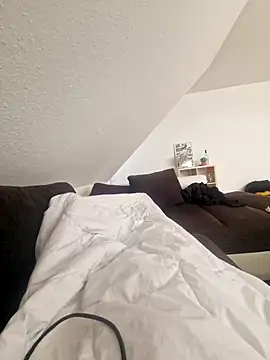 DerechteJunge online show from February 15, 8:45 am