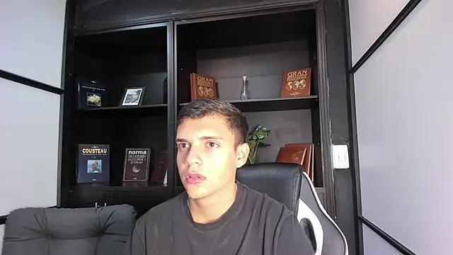 JacobRoberts1 online show from September 10, 2:49 pm