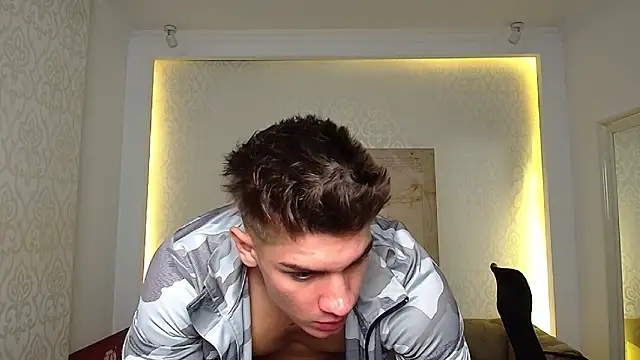 MaxKaiden online show from October 7, 7:12 am