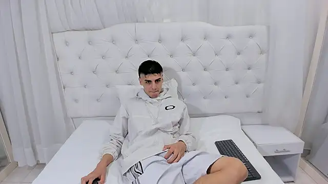 frank jhonsson online show from December 5, 5:20 pm