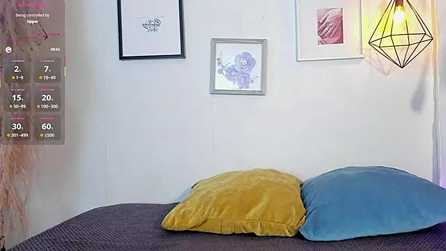 iiangel  online show from October 7, 3:43 am