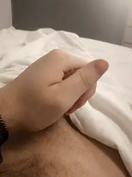 Snapshot of Aagirlikli chatting on February 20, 6:50 am Aagirlikli online show from February 20, 6:50 am