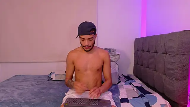 eross chipre  online show from February 3, 6:22 am