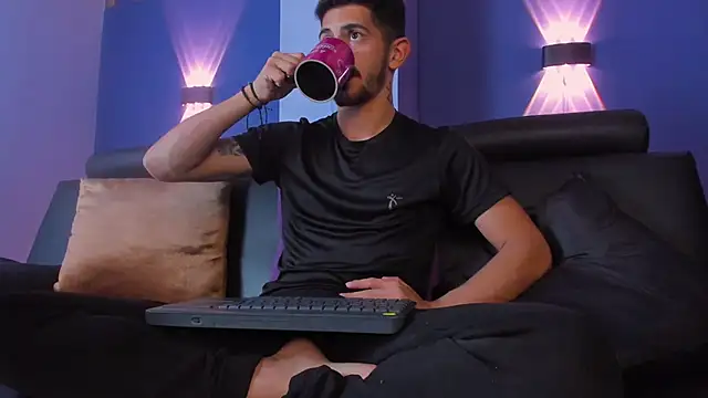 AlejandroStormm online show from October 14, 9:11 pm