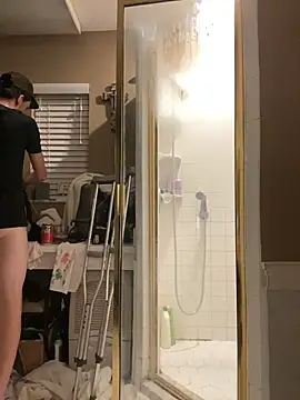 Polaroid White online show from November 1, 2:59 am