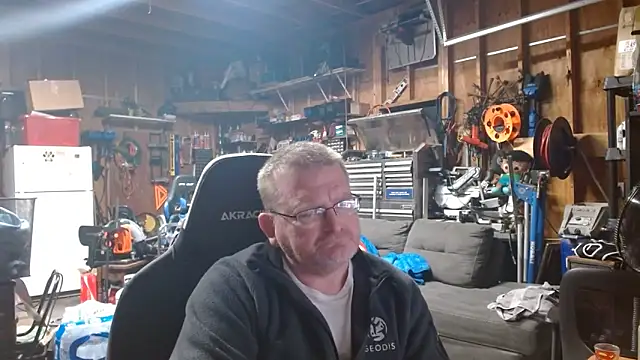 Randomoldguy615 online show from February 28, 6:45 am