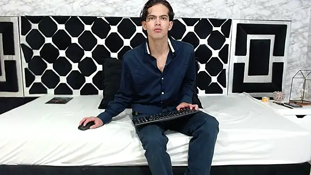 Maximoherrera 16 online show from February 27, 3:47 am