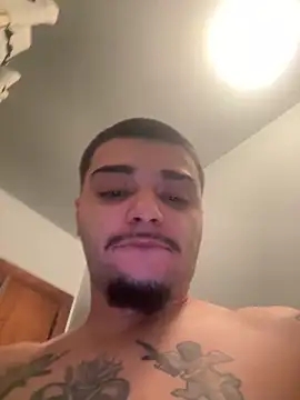 papiVilla23 online show from October 28, 2:58 am