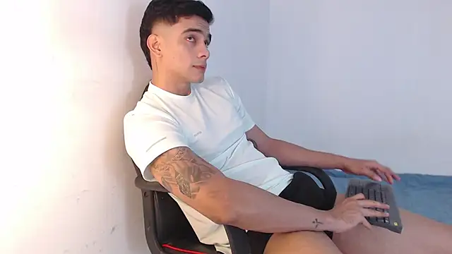 adam levis17 online show from November 13, 5:56 am