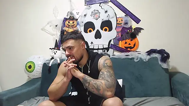 Tiberius hunk online show from October 26, 6:10 pm