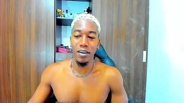 Snapshot of Dreamastercum_ chatting on October 8, 1:48 pm Dreamastercum online show from October 8, 1:48 pm