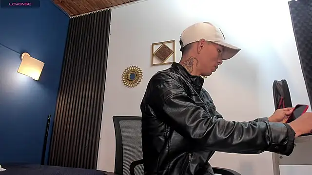 CRAZY-BOY99 online show from March 12, 12:36 pm