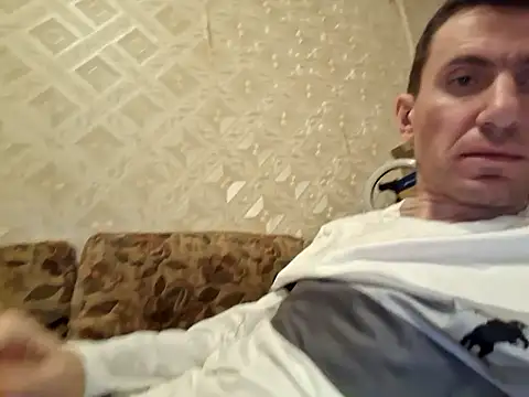 SereneBulge81 online show from March 24, 10:46 pm