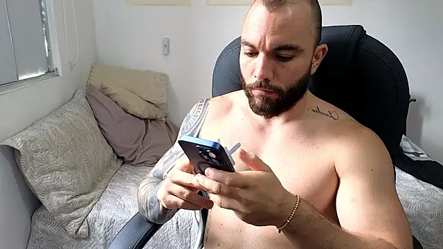 Isaac Carter online show from February 8, 8:02 pm