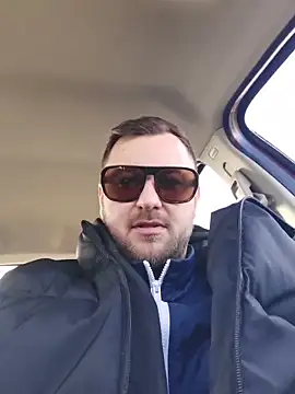 hugedickedd online show from February 14, 2:01 pm