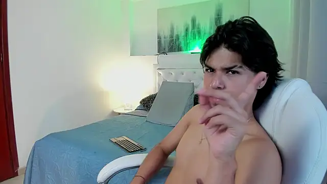 MathewAdams online show from November 25, 6:43 pm