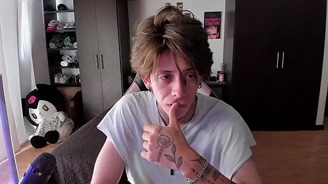 xIce Boy online show from February 14, 1:28 pm