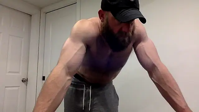 Snapshot of clarkefit chatting on October 27, 2:47 am clarkefit online show from October 27, 2:47 am
