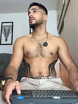 Maximiliano ford online show from November 9, 10:52 am