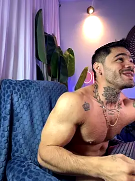 thiagoferrari2 online show from September 18, 2:46 am