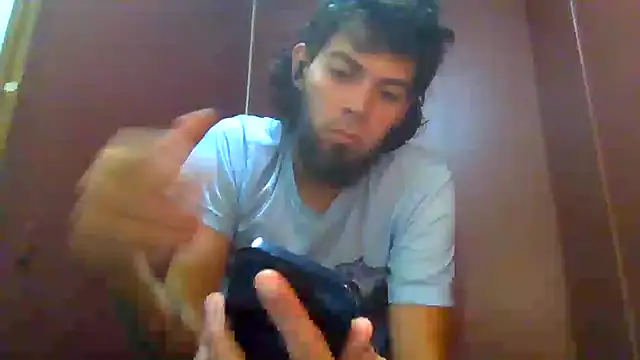 Snapshot of bwcizThrobbing chatting on October 20, 1:31 am bwcizThrobbing online show from October 20, 1:31 am