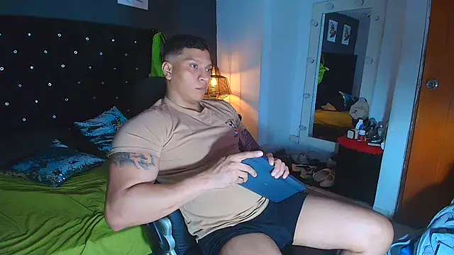 ethan dalton  online show from November 15, 4:03 am