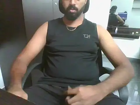 Snapshot of lovelyakash69 chatting on October 20, 6:28 am lovelyakash69 online show from October 20, 6:28 am